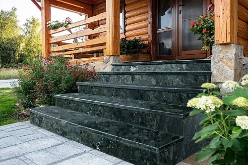 Лестница из гранита Onego Green