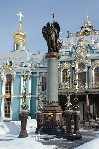 Гранитная стела