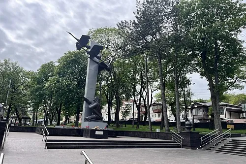 Стелла и постамент для мемориального комплекса «Журавли», г. Кисловодск