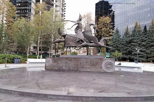 Гранитный постамент под скульптуру «Каракуз», г. Альметьевск