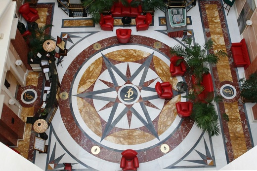 Мозаичный пол в отеле Кемпинский