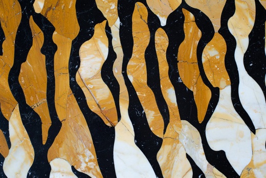 Стол "Тигровая шкура"