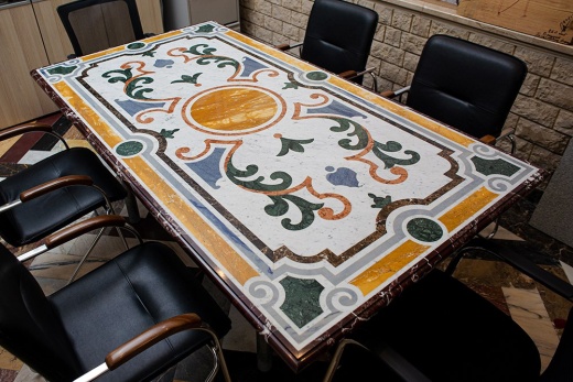 Большая мозаичная столешница